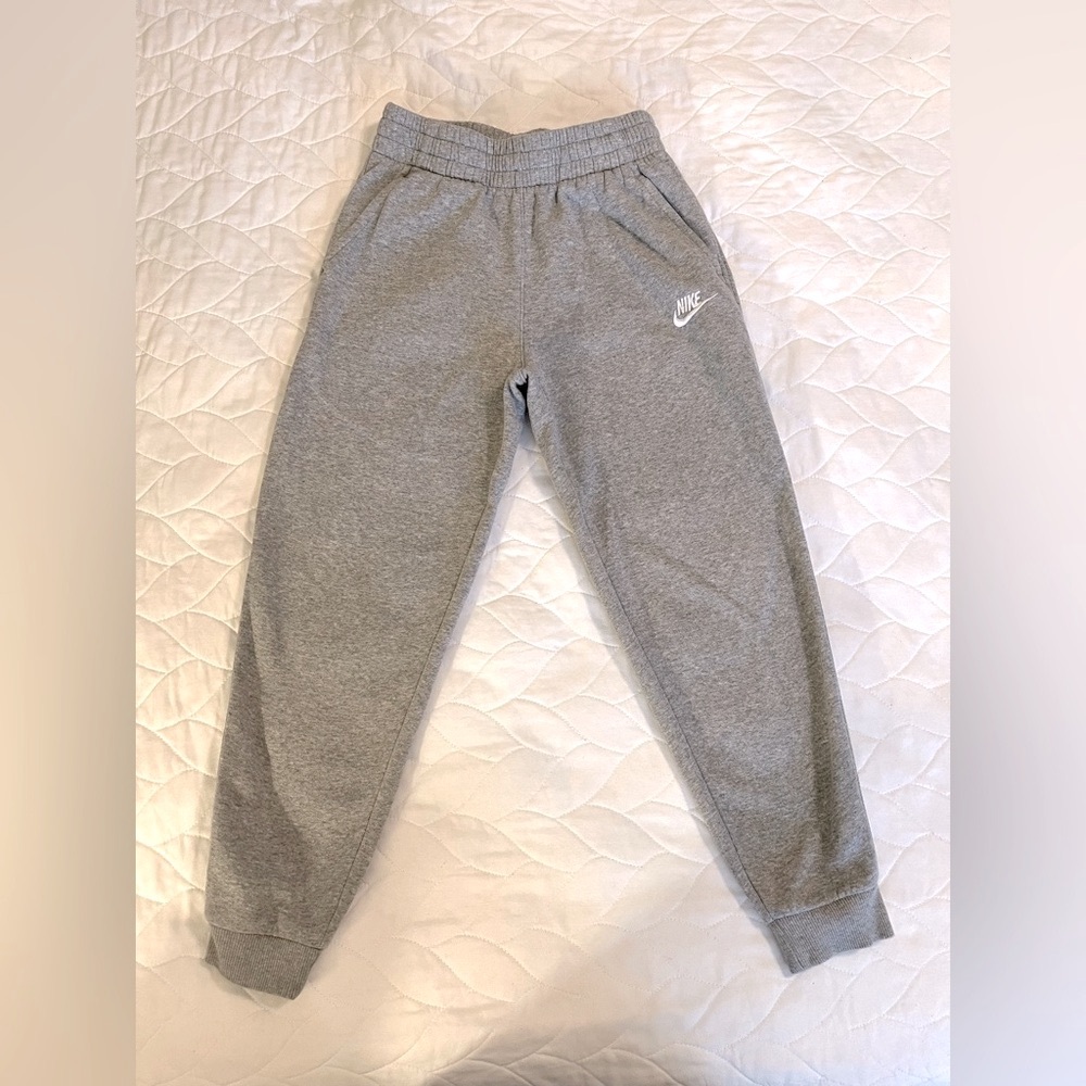NIKE Sweatpants